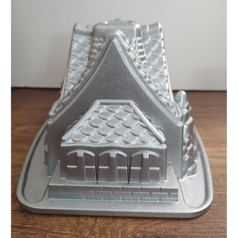 Nordic Ware Gingerbread House Cottage Cake Mold 2.1L 9 Cups William Sonoma D8